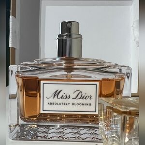 Miss Dior Absolutely Blooming Eau De Parfum 50 Ml / 1.7 Fl Oz